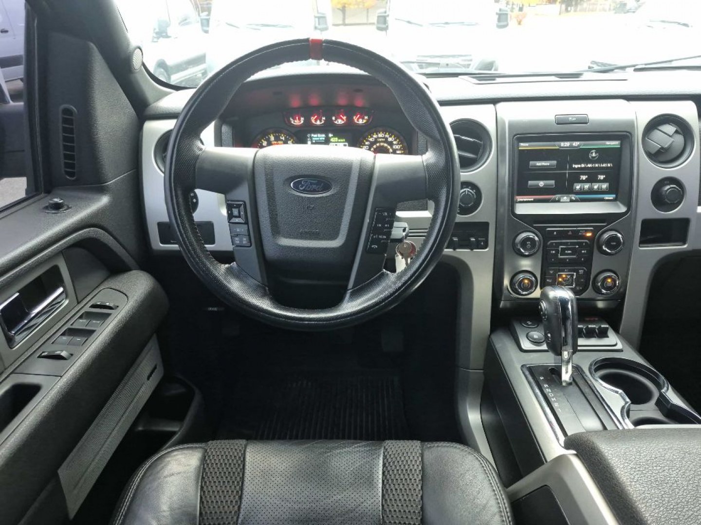 2013 BLACK FORD F150 SVT RAPTOR (1FTFW1R61DF) with an 6.2L engine, Automatic transmission, located at 929 East 8th Ave, Anchorage, AK, 99501, (907) 274-2277, 61.214783, -149.866074- Photo#4
