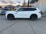 2021 WHITE VOLKSWAGEN ATLAS SE (1V2RR2CA6MC) with an 3.6L engine, Automatic transmission, located at 929 East 8th Ave, Anchorage, AK, 99501, (907) 274-2277, 61.214783, -149.866074- Photo#1