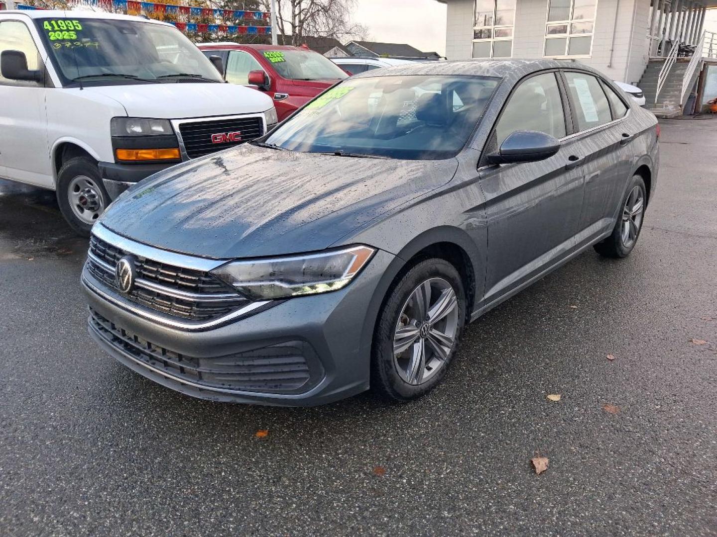 2024 GRAY VOLKSWAGEN JETTA SE SE (3VWEM7BU2RM) with an 1.5L engine, Automatic transmission, located at 929 East 8th Ave, Anchorage, AK, 99501, (907) 274-2277, 61.214783, -149.866074- Photo#3