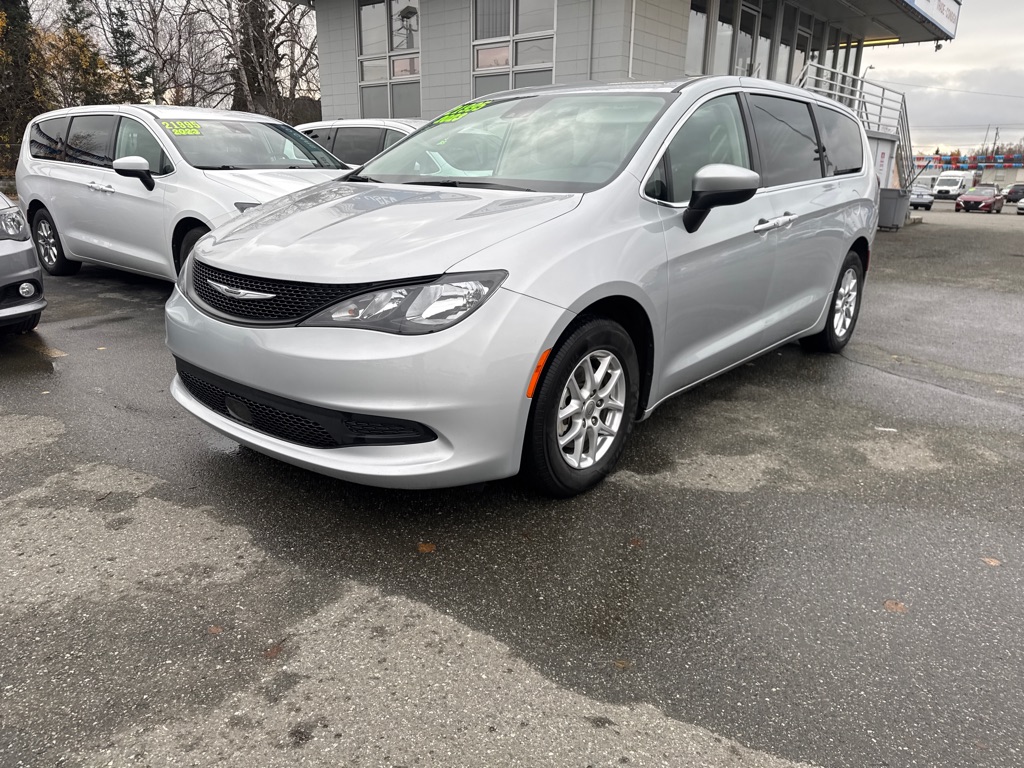 photo of 2023 CHRYSLER VOYAGER LX LX
