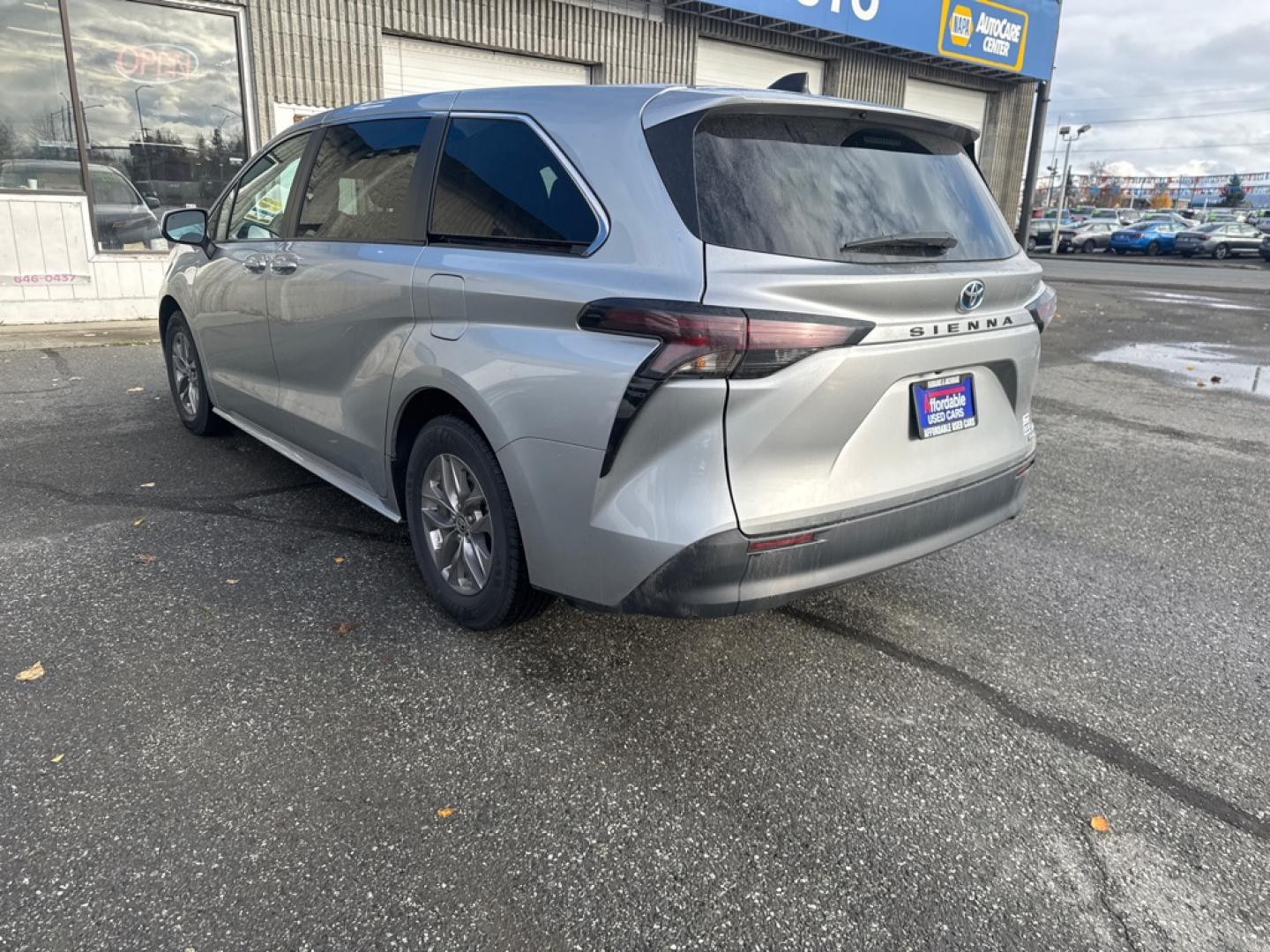 2024 SILVER TOYOTA SIENNA LE (5TDKRKEC5RS) with an 2.5L engine, Continuously Variable transmission, located at 929 East 8th Ave, Anchorage, AK, 99501, (907) 274-2277, 61.214783, -149.866074- Photo#2