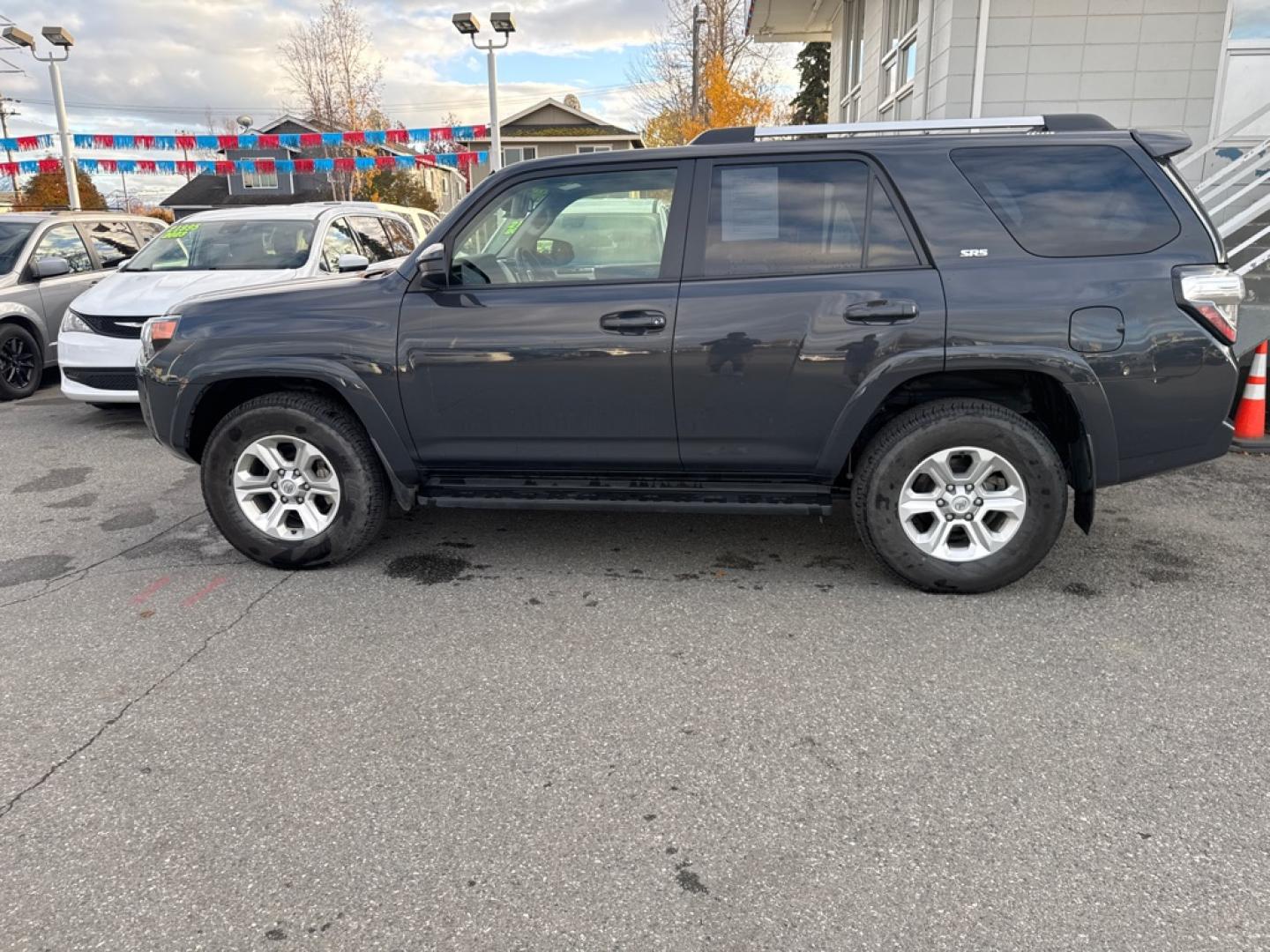 2024 GRAY TOYOTA 4RUNNER SR5/SR5 PREMIUM (JTEMU5JR9R6) with an 4.0L engine, Automatic transmission, located at 929 East 8th Ave, Anchorage, AK, 99501, (907) 274-2277, 61.214783, -149.866074- Photo#1