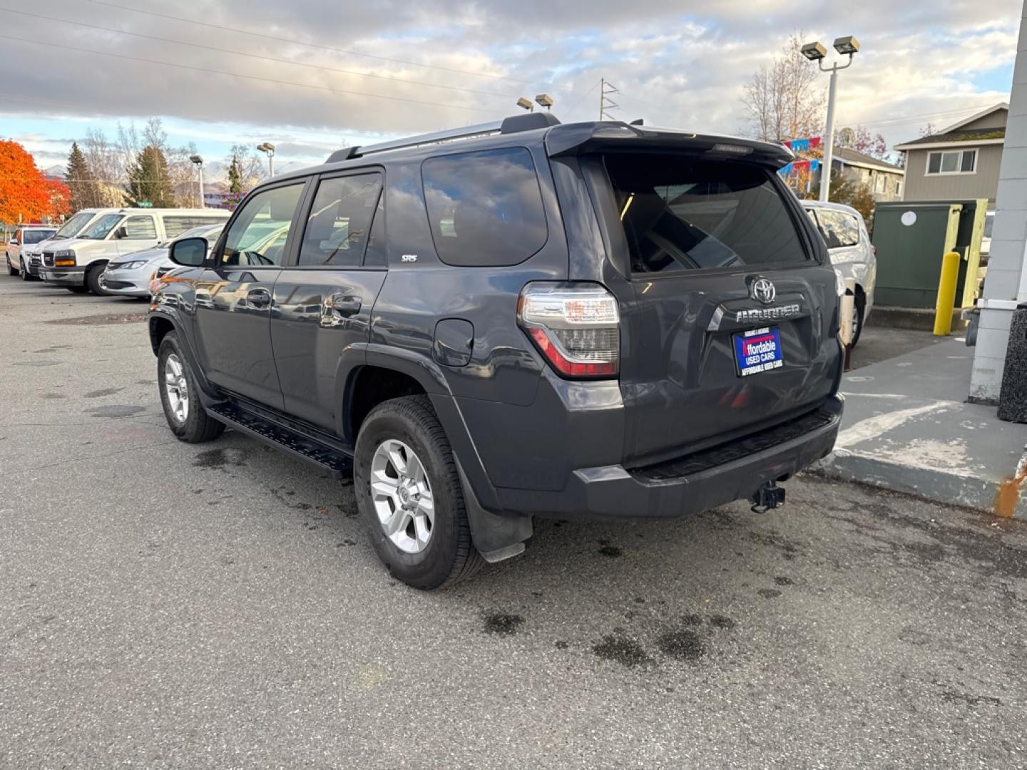 2024 GRAY TOYOTA 4RUNNER SR5/SR5 PREMIUM (JTEMU5JR9R6) with an 4.0L engine, Automatic transmission, located at 929 East 8th Ave, Anchorage, AK, 99501, (907) 274-2277, 61.214783, -149.866074- Photo#4