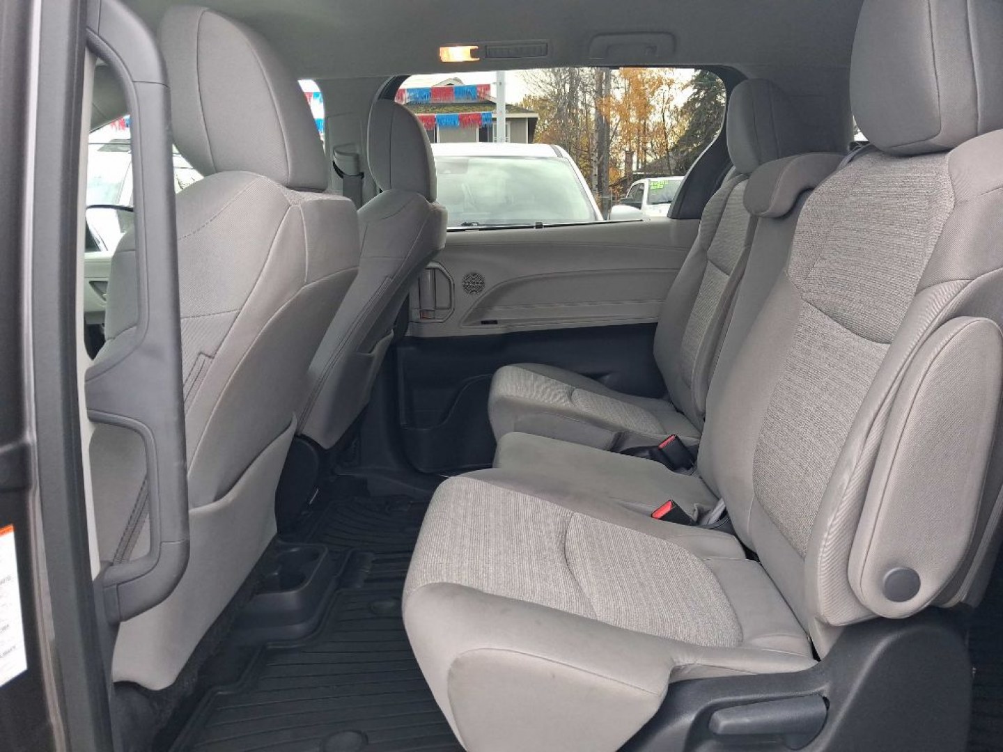 2024 GRAY TOYOTA SIENNA LE LE (5TDKRKEC1RS) with an 2.5L engine, Continuously Variable transmission, located at 929 East 8th Ave, Anchorage, AK, 99501, (907) 274-2277, 61.214783, -149.866074- Photo#0