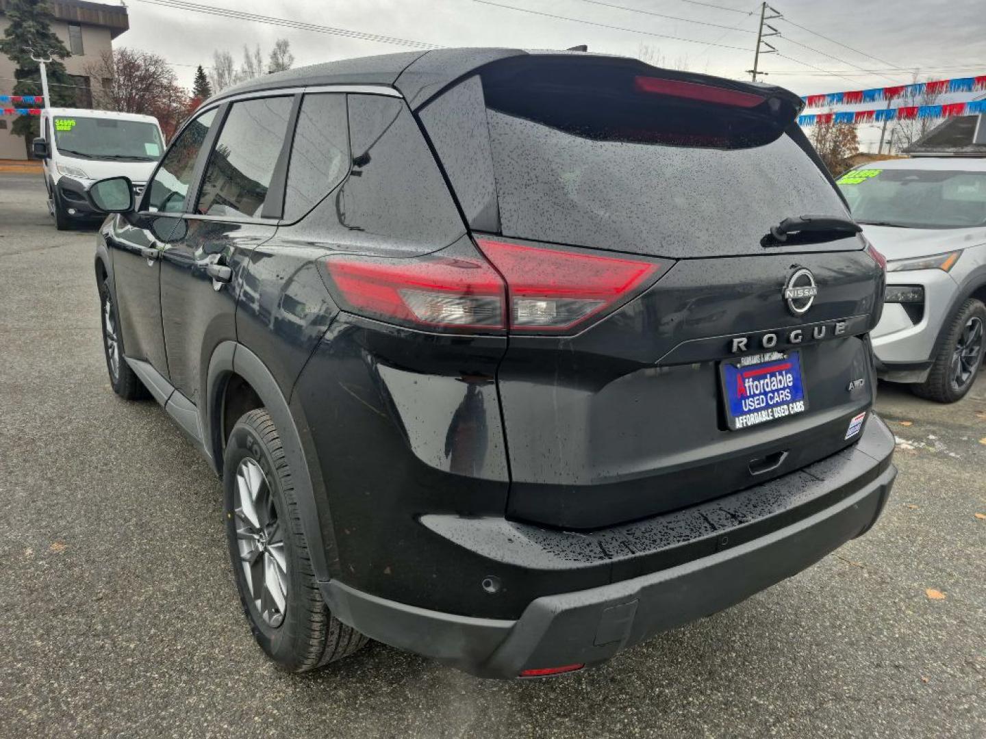 2024 BLACK NISSAN ROGUE S S (5N1BT3AB0RC) with an 1.5L engine, Continuously Variable transmission, located at 929 East 8th Ave, Anchorage, AK, 99501, (907) 274-2277, 61.214783, -149.866074- Photo#4