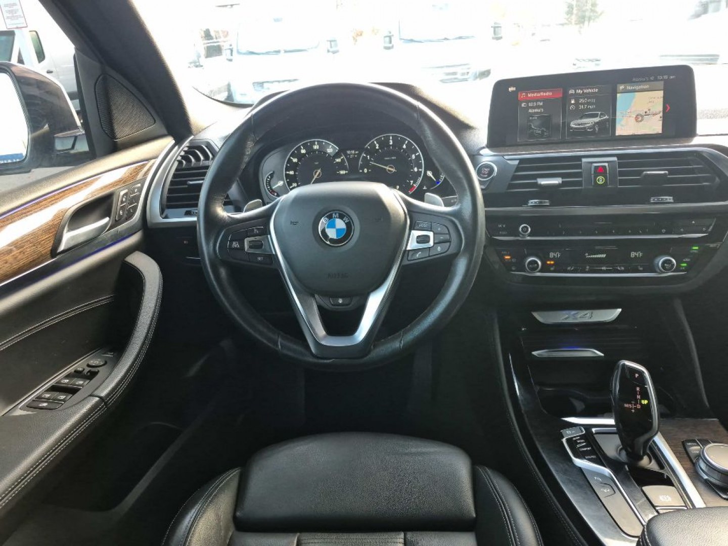 2019 WHITE BMW X4 XDRIVE30I (5UXUJ3C50KL) with an 2.0L engine, Automatic transmission, located at 929 East 8th Ave, Anchorage, AK, 99501, (907) 274-2277, 61.214783, -149.866074- Photo#3