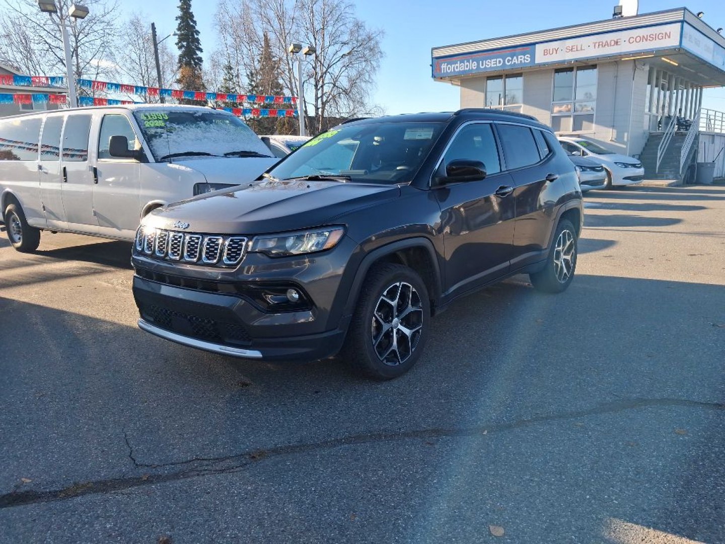 2024 GRAY JEEP COMPASS LIMITED (3C4NJDCN8RT) with an 2.0L engine, Automatic transmission, located at 929 East 8th Ave, Anchorage, AK, 99501, (907) 274-2277, 61.214783, -149.866074- Photo#3