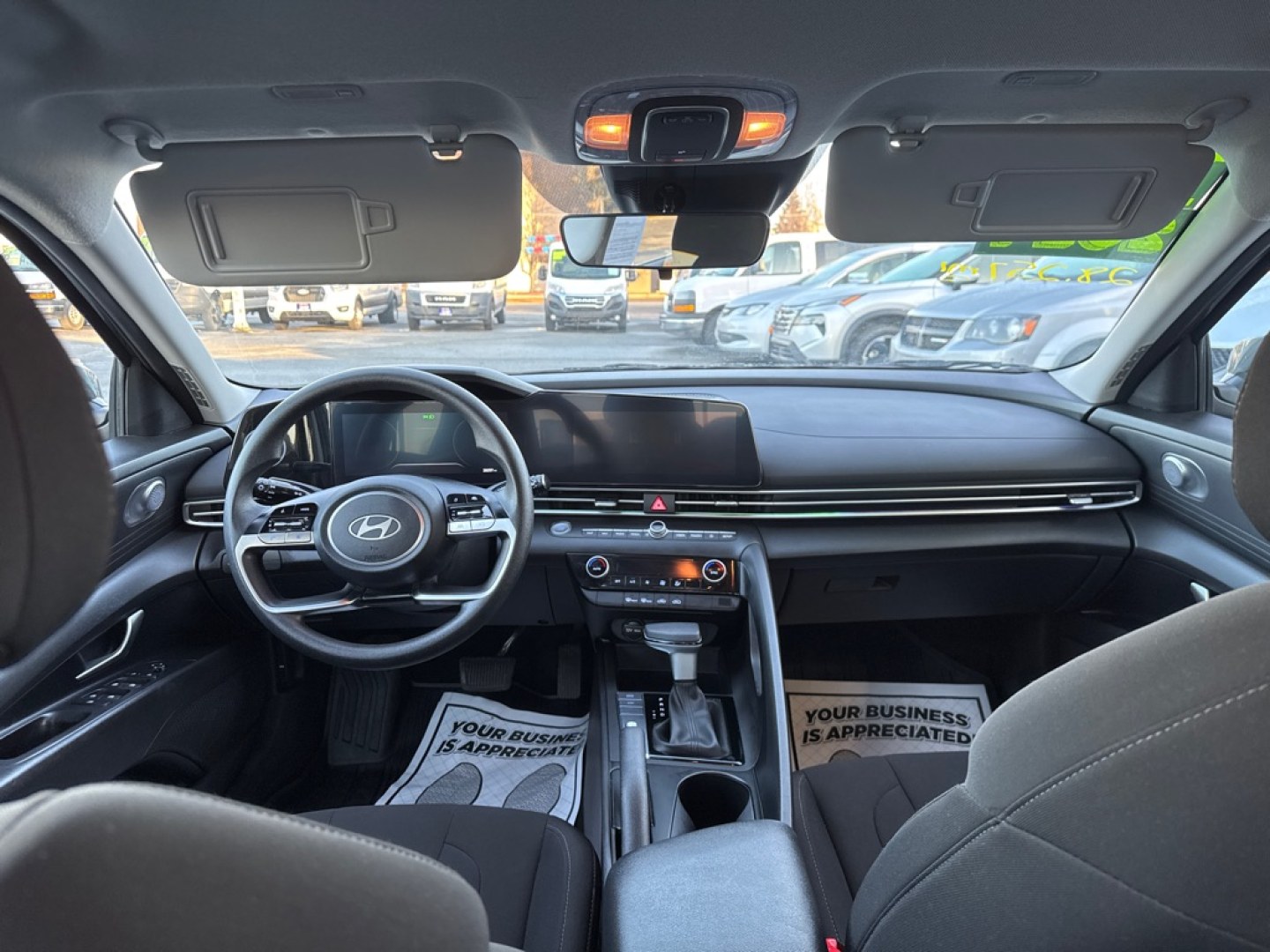 2024 GRAY HYUNDAI ELANTRA SEL SEL (KMHLM4DG9RU) with an 2.0L engine, Continuously Variable transmission, located at 929 East 8th Ave, Anchorage, AK, 99501, (907) 274-2277, 61.214783, -149.866074- Photo#4