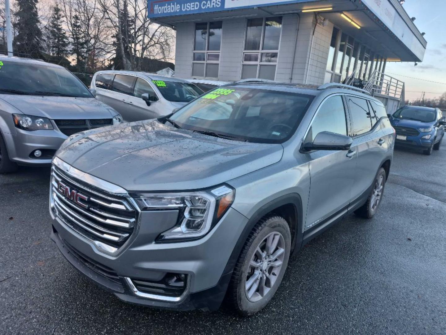 2024 SILVER GMC TERRAIN SLT (3GKALVEG2RL) with an 1.5L engine, Automatic transmission, located at 929 East 8th Ave, Anchorage, AK, 99501, (907) 274-2277, 61.214783, -149.866074- Photo#0