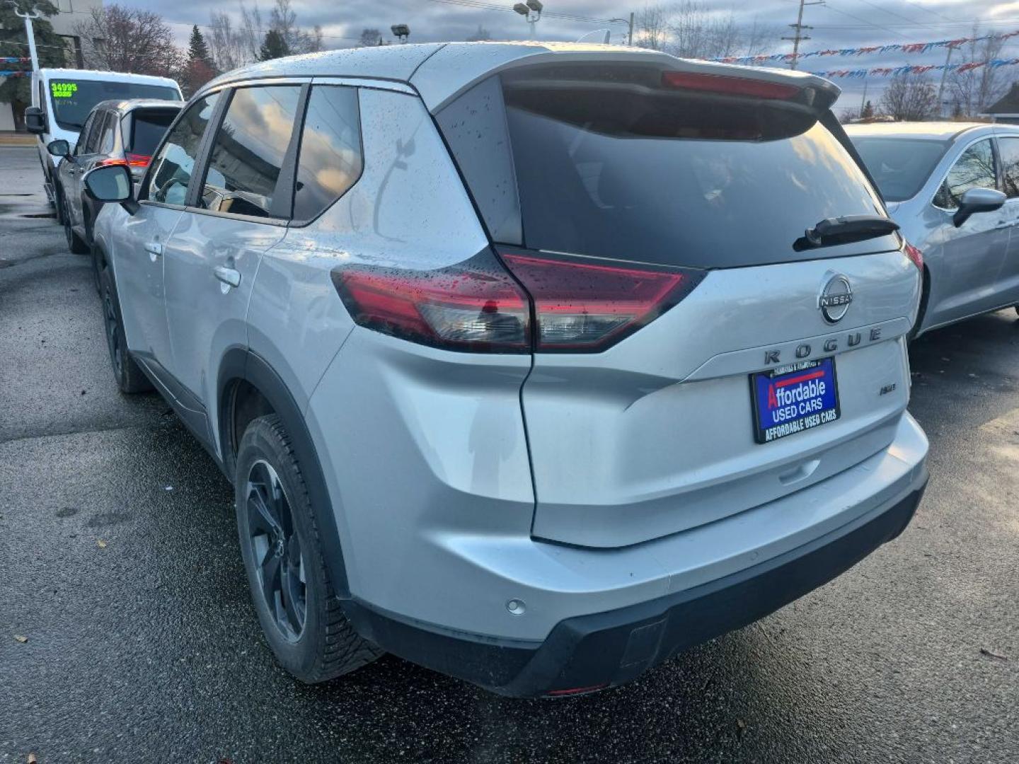 2025 SILVER NISSAN ROGUE SV (5N1BT3BB8SC) with an 1.5L engine, Continuously Variable transmission, located at 929 East 8th Ave, Anchorage, AK, 99501, (907) 274-2277, 61.214783, -149.866074- Photo#2