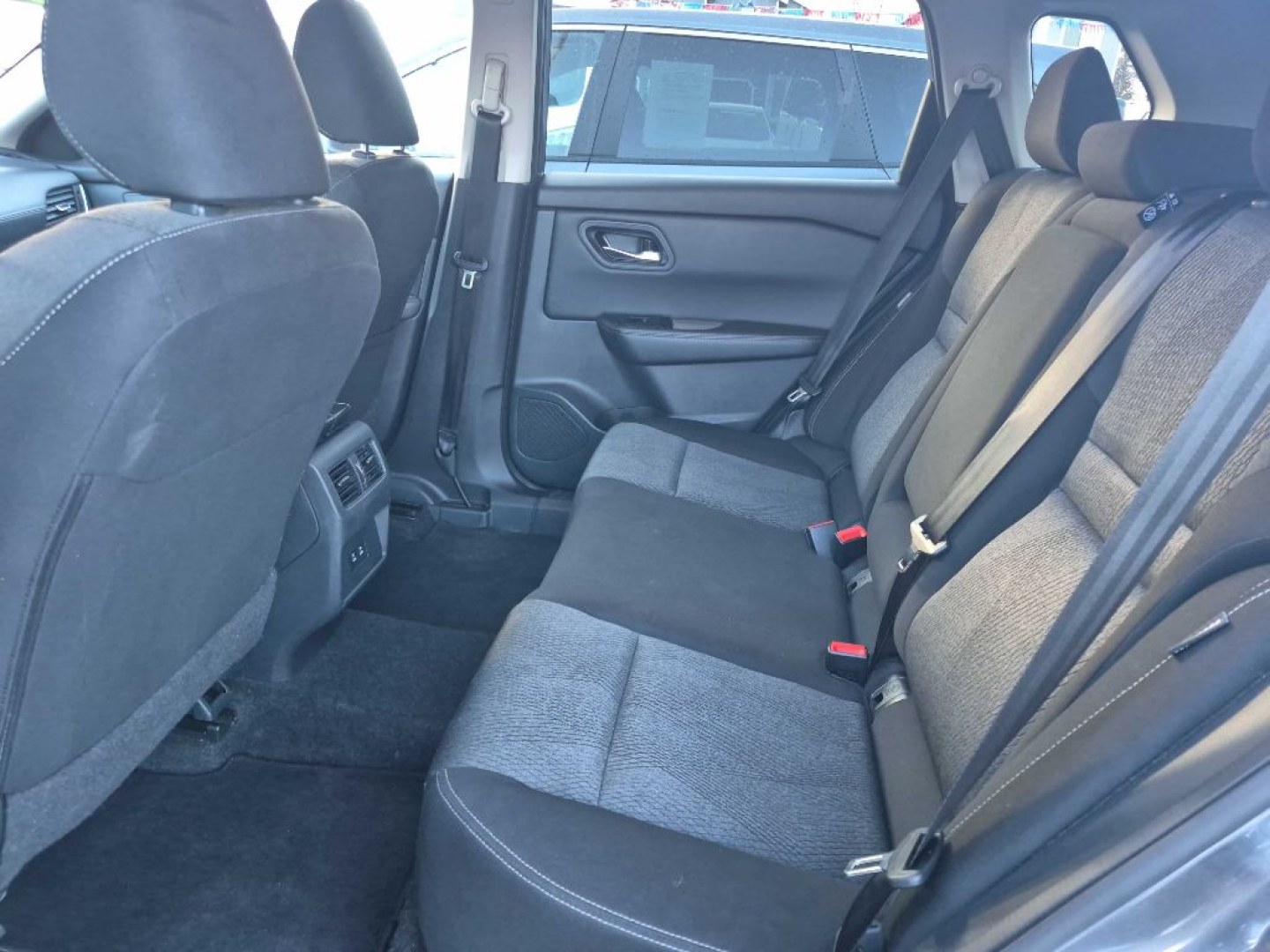 2025 GRAY NISSAN ROGUE SV (5N1BT3BB5SC) with an 1.5L engine, Continuously Variable transmission, located at 929 East 8th Ave, Anchorage, AK, 99501, (907) 274-2277, 61.214783, -149.866074- Photo#4